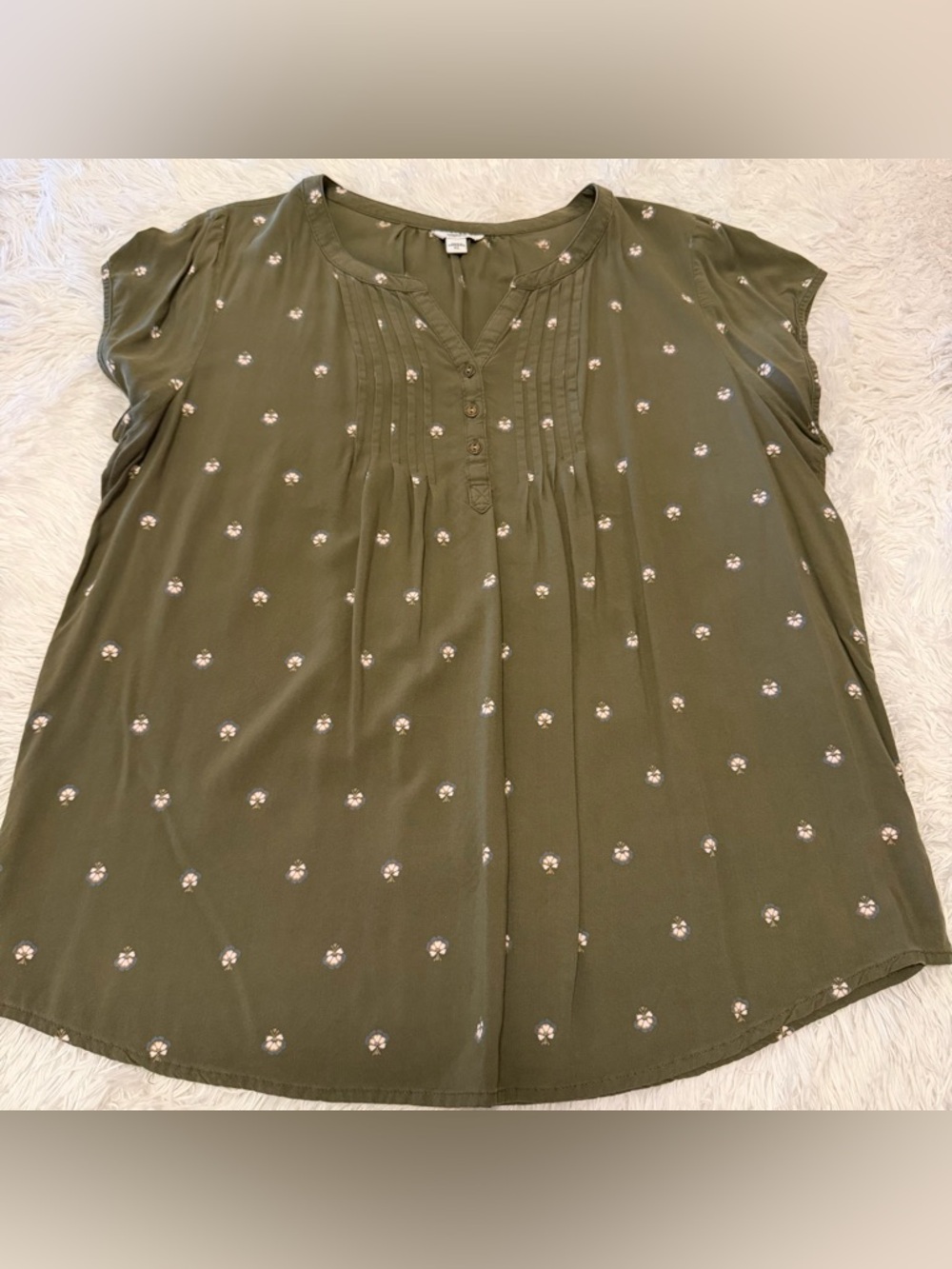 Sonoma Olive Green Floral Pintuck Cap-Sleeve Top